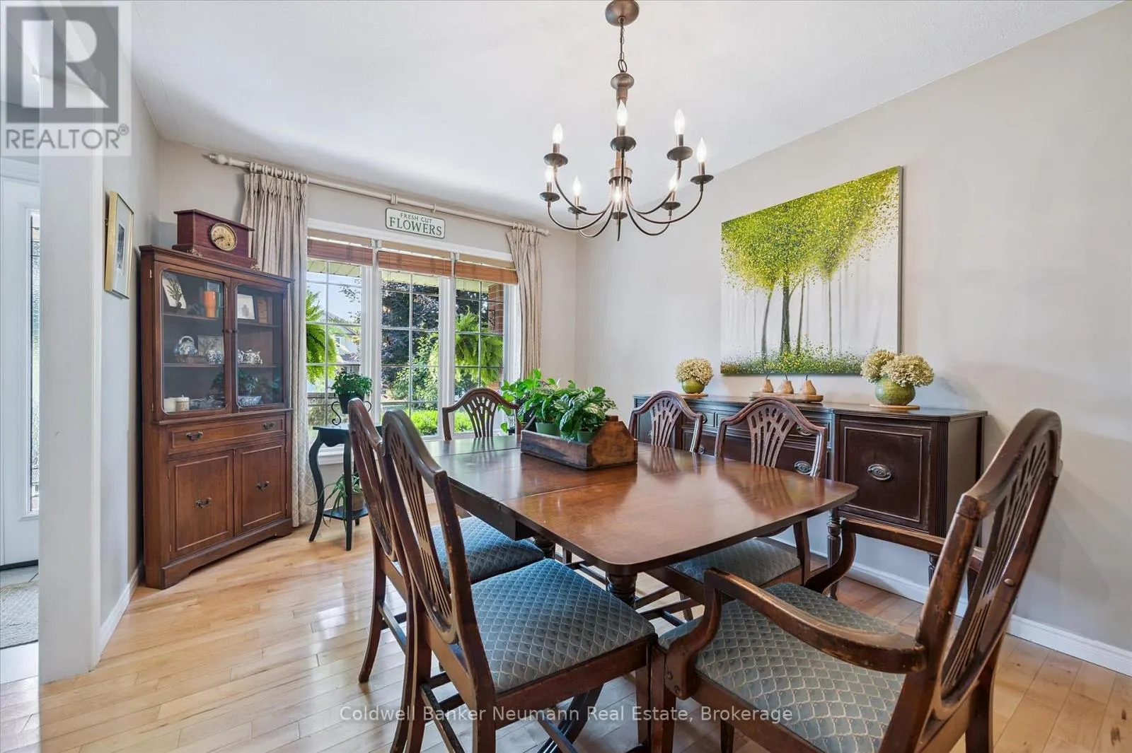 56 HAYWARD CRESCENT