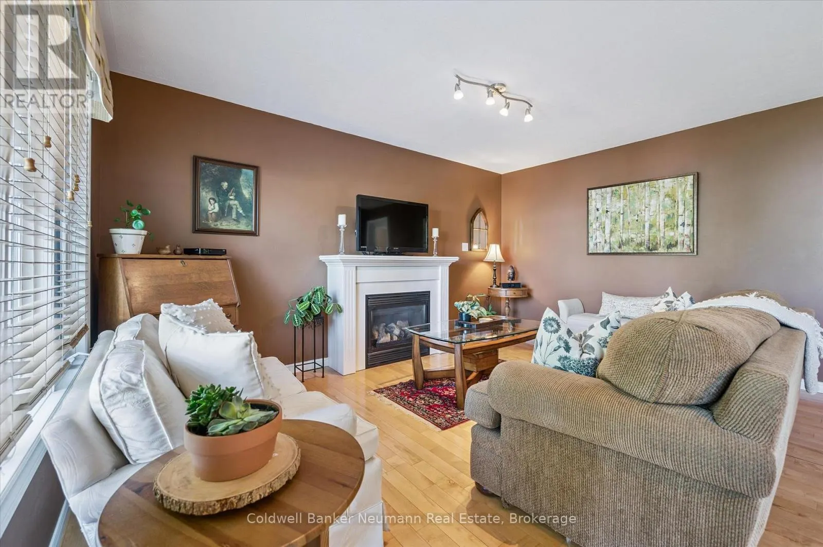 56 HAYWARD CRESCENT