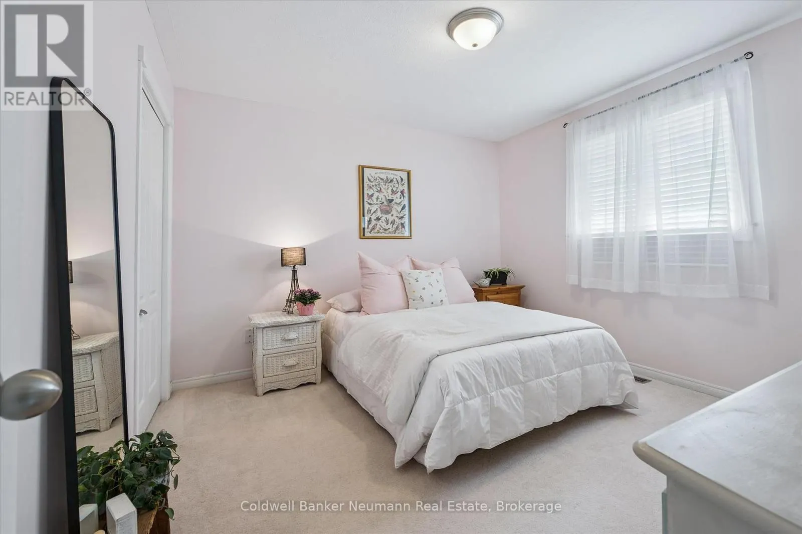 56 HAYWARD CRESCENT