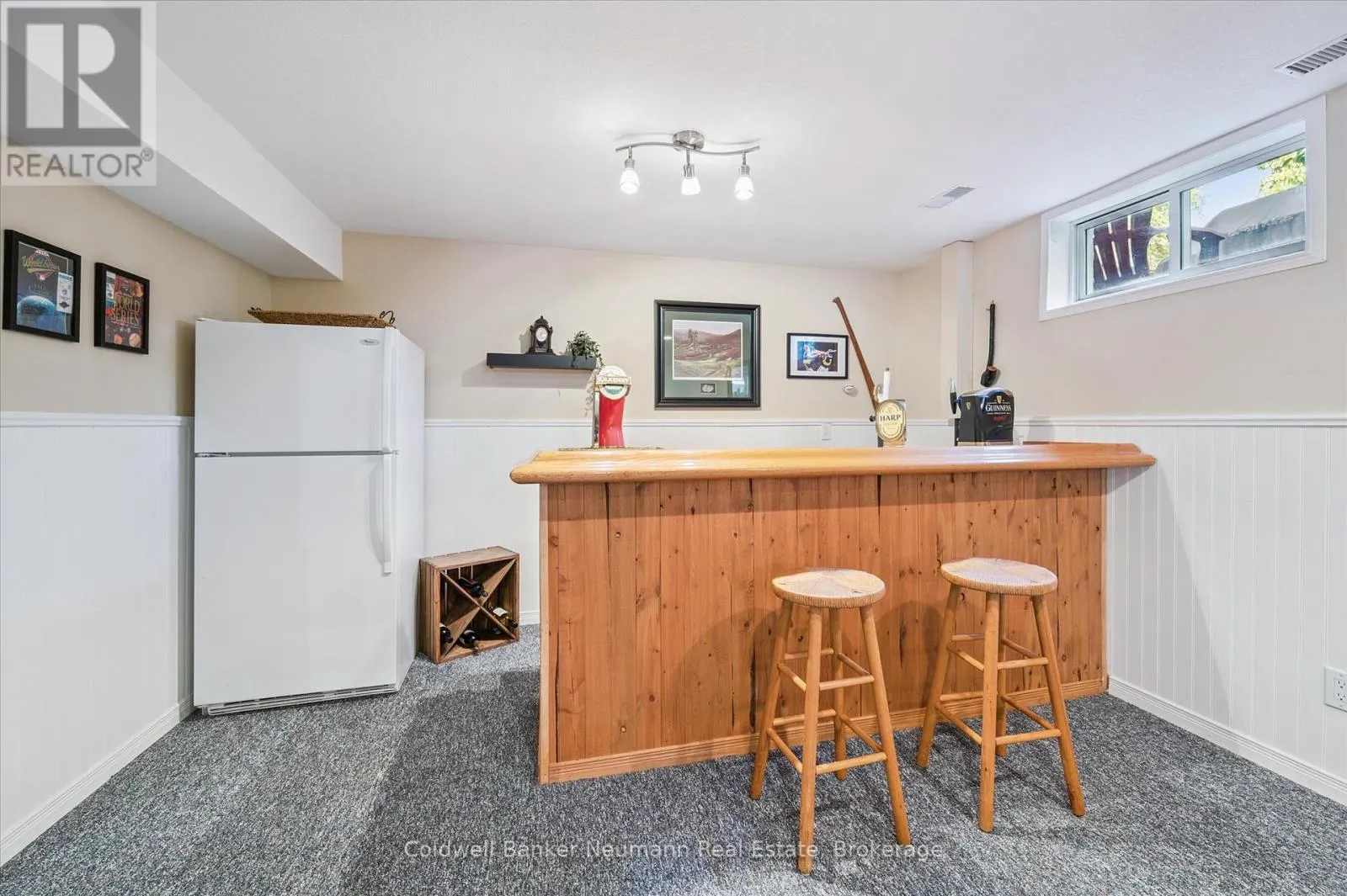 56 HAYWARD CRESCENT