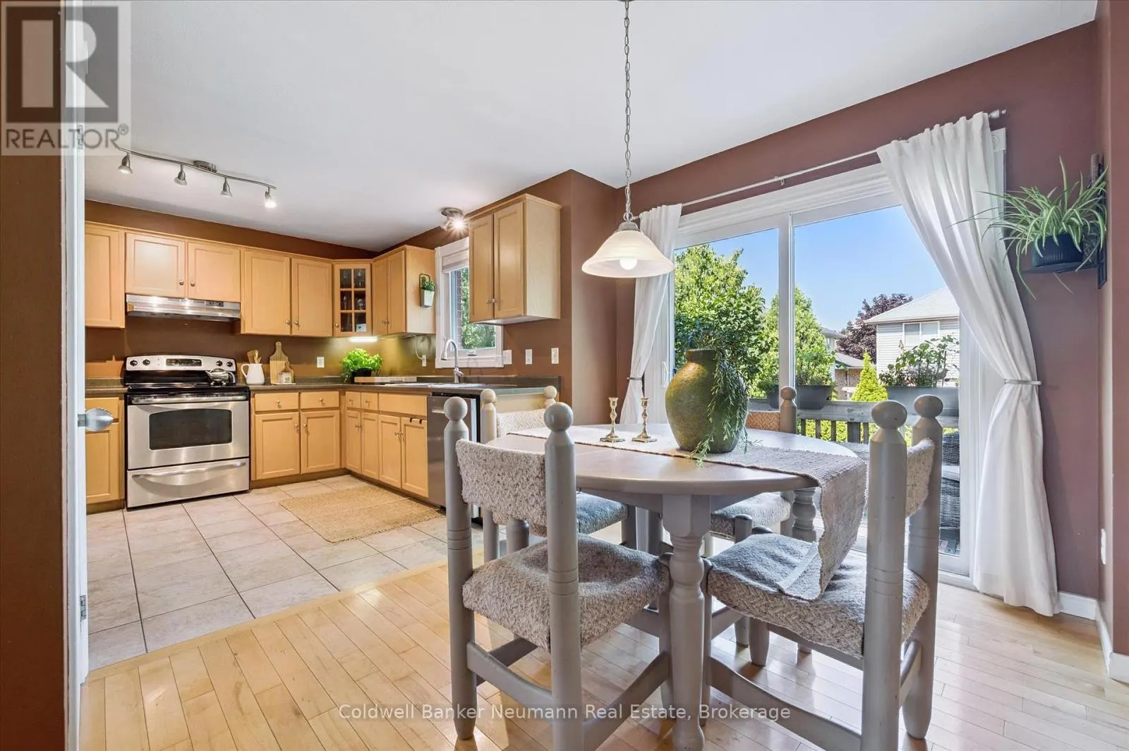 56 HAYWARD CRESCENT