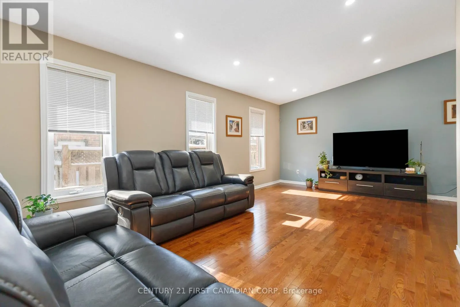 256 WHITE SANDS DRIVE