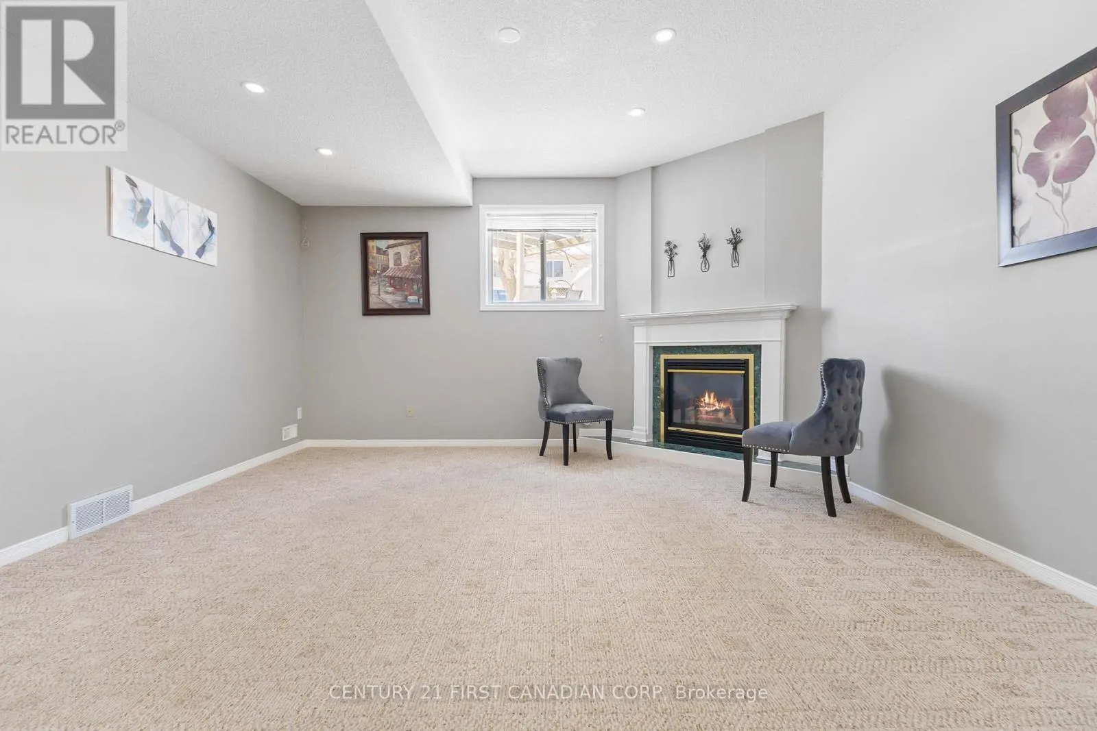 256 WHITE SANDS DRIVE
