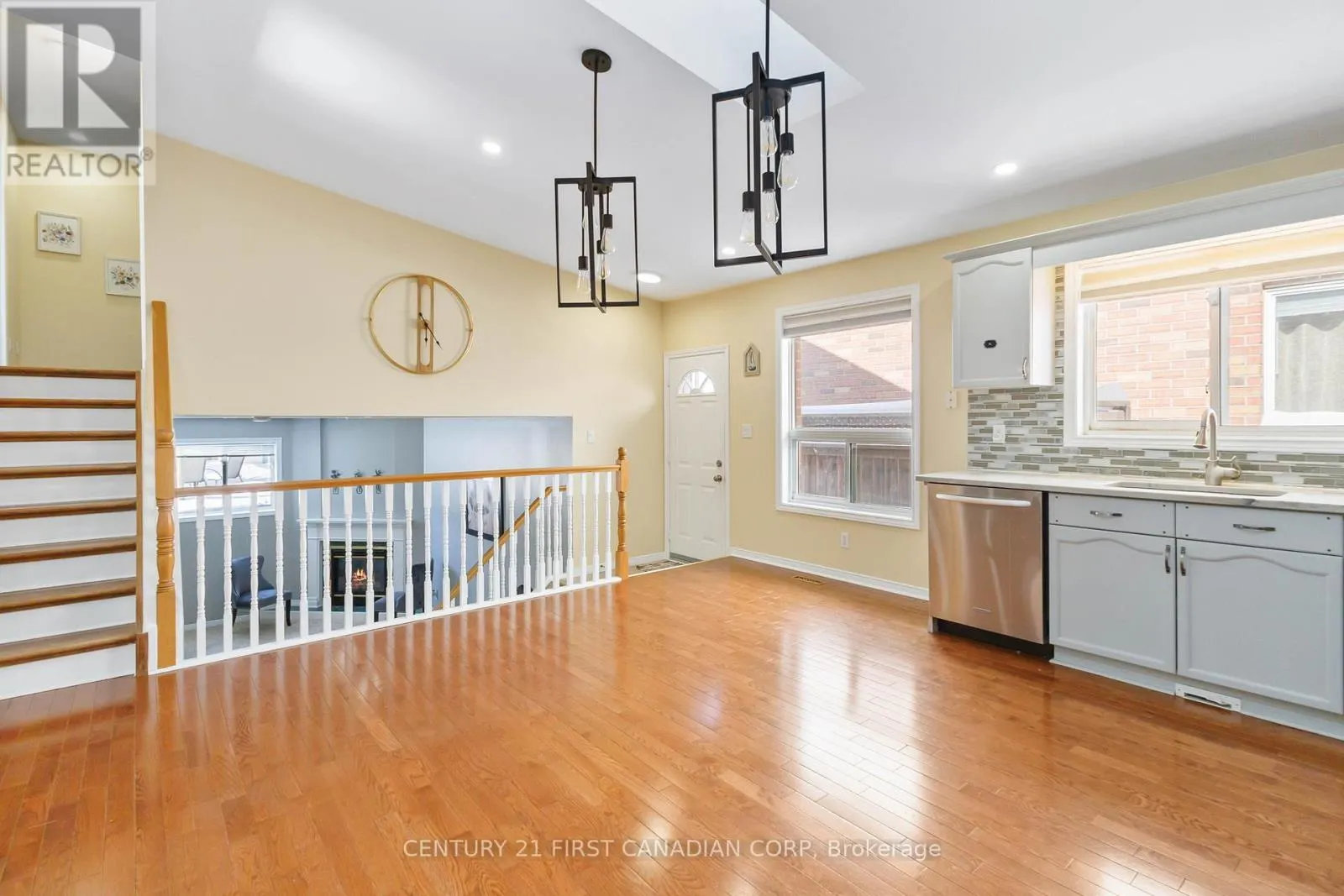 256 WHITE SANDS DRIVE