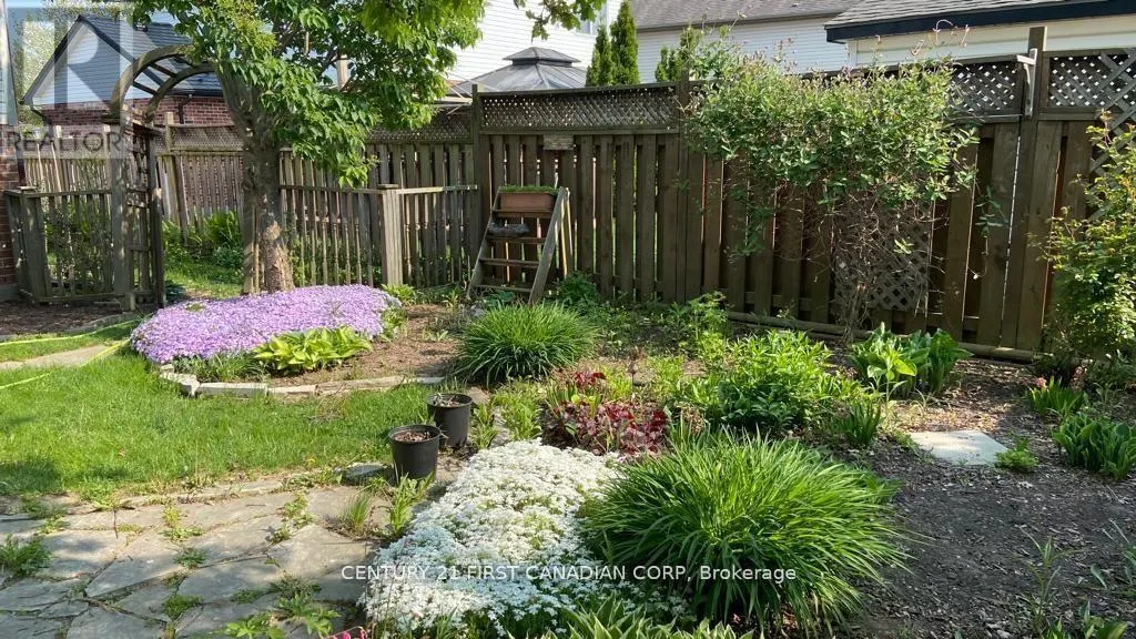 256 WHITE SANDS DRIVE