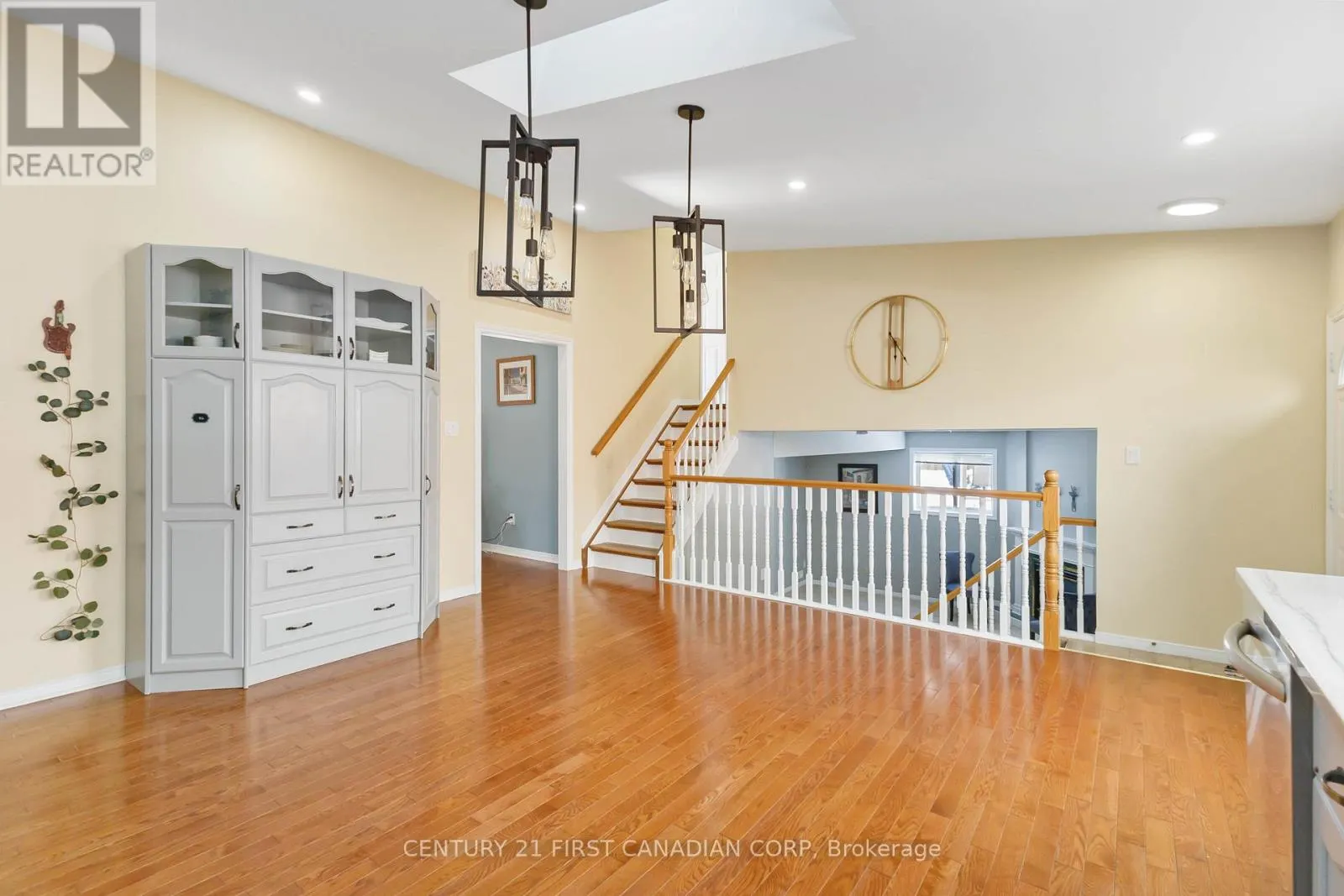 256 WHITE SANDS DRIVE