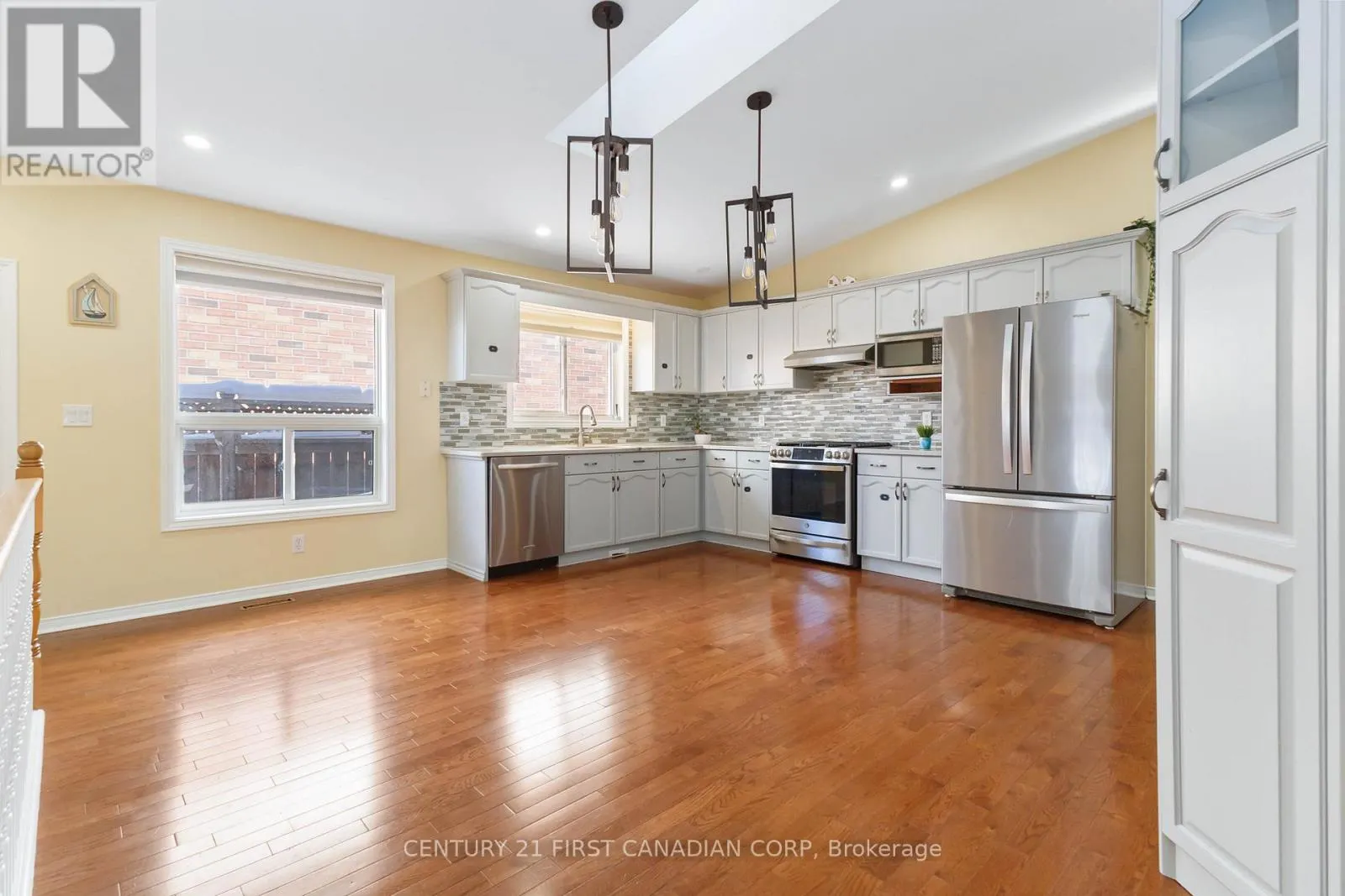256 WHITE SANDS DRIVE