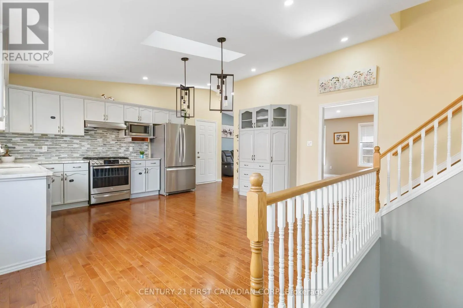 256 WHITE SANDS DRIVE