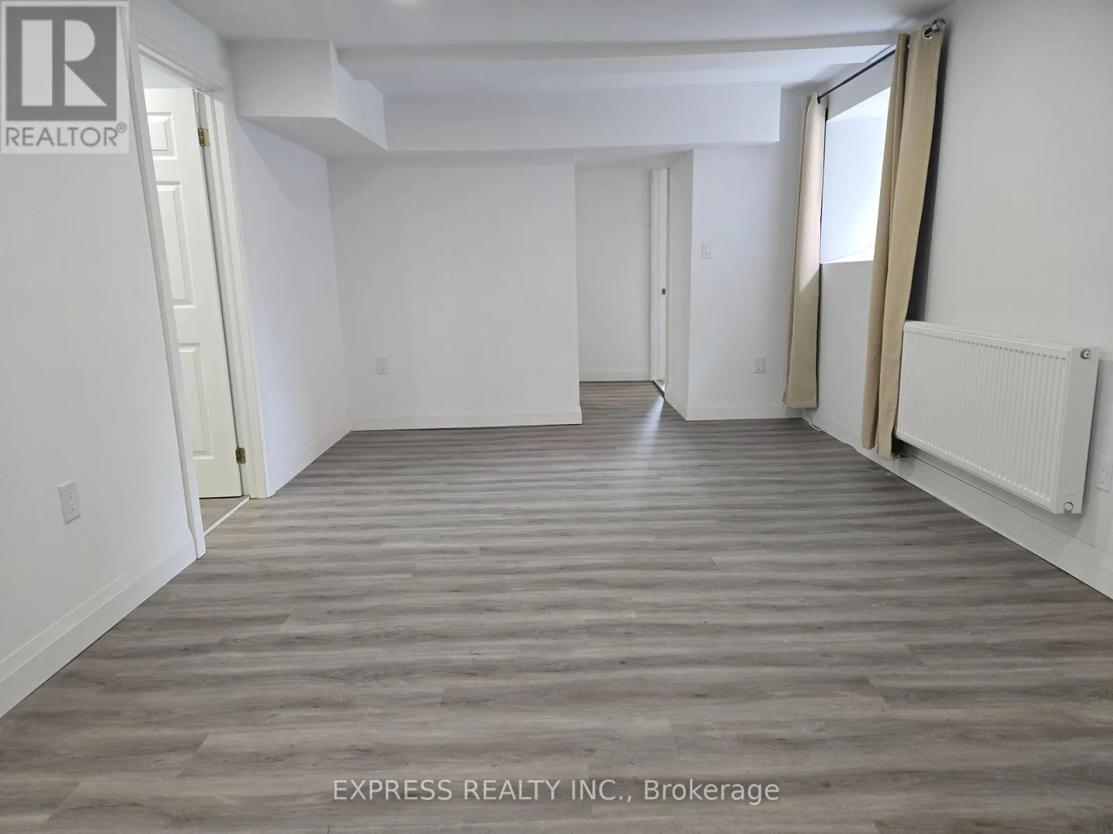 4 - 252 JAMES STREET S