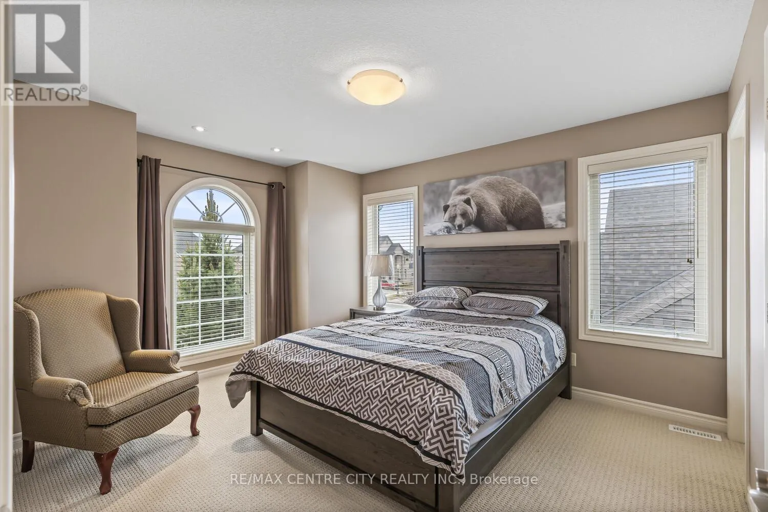458 EAGLETRACE DRIVE