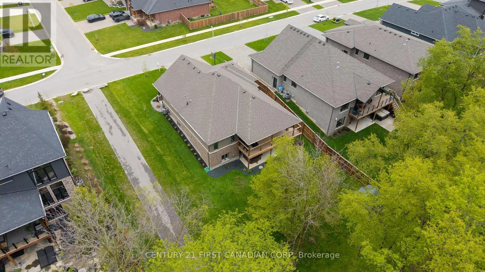 52 KEMP CRESCENT