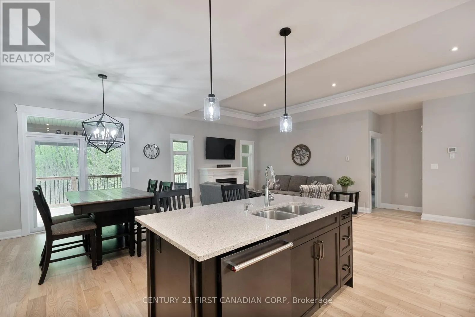 52 KEMP CRESCENT