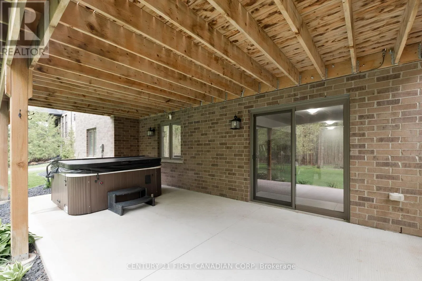 52 KEMP CRESCENT