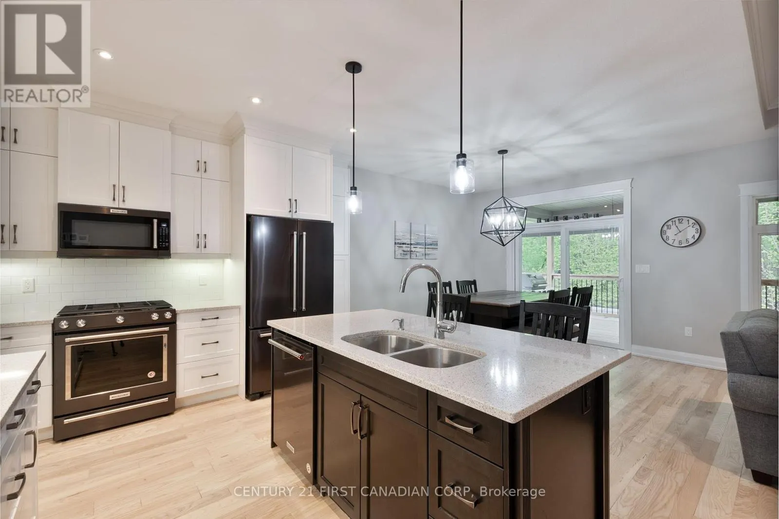 52 KEMP CRESCENT
