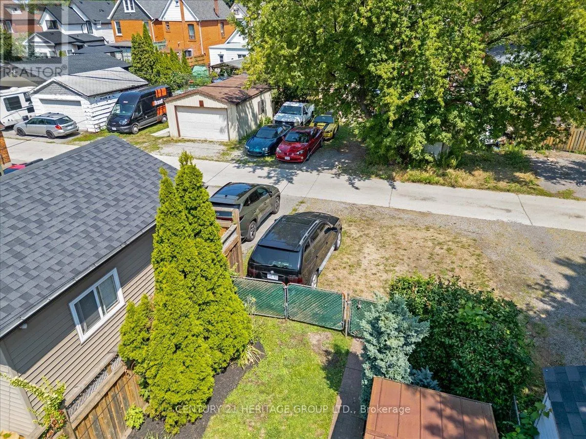 379 CUMBERLAND AVENUE