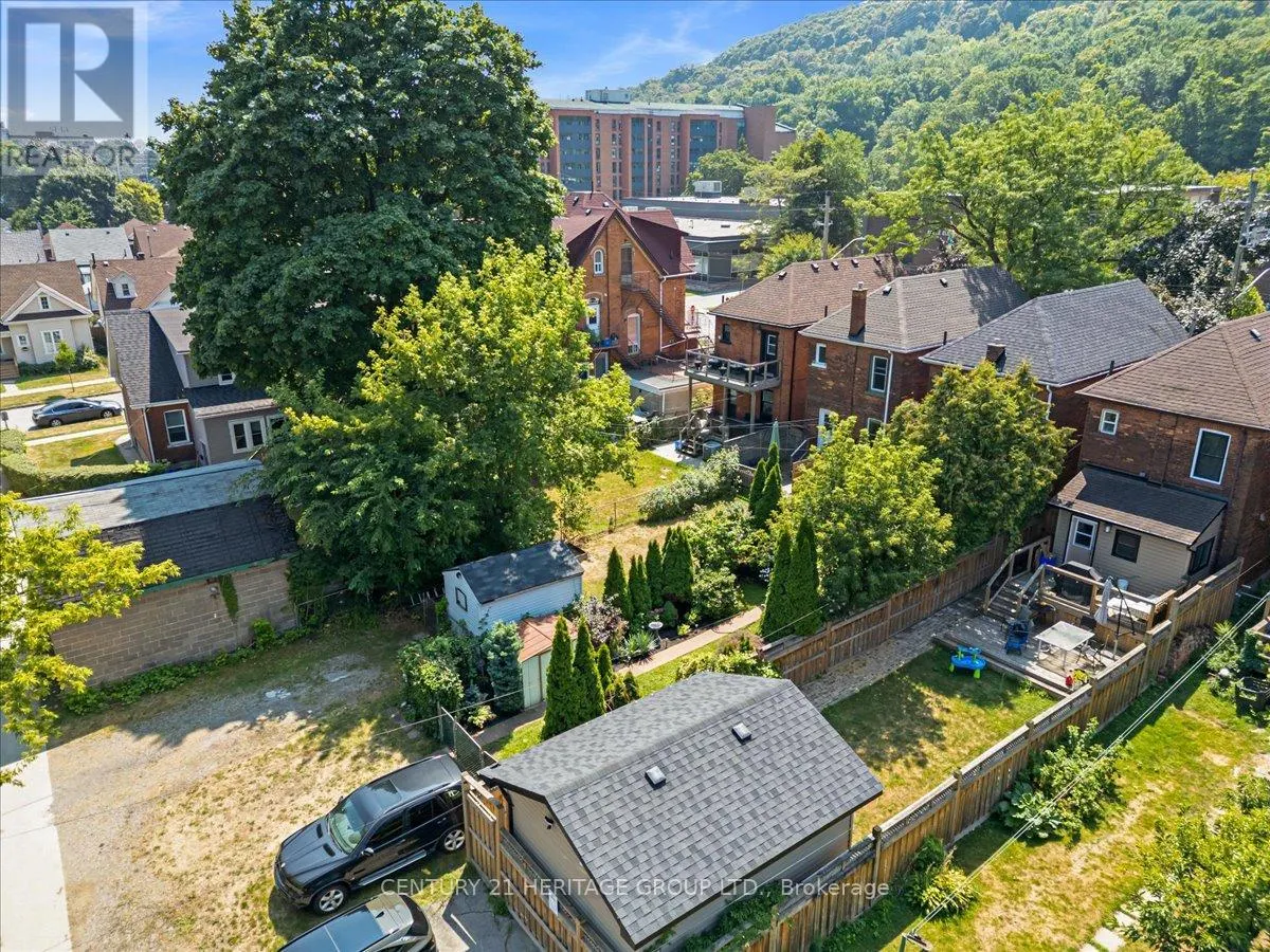 379 CUMBERLAND AVENUE