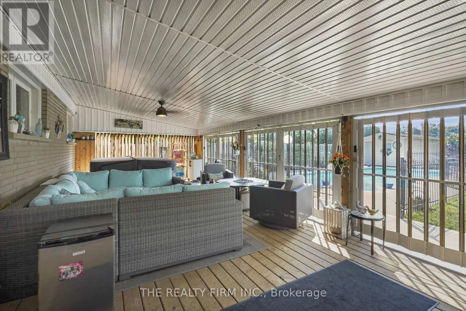 952 EAGLE CRESCENT