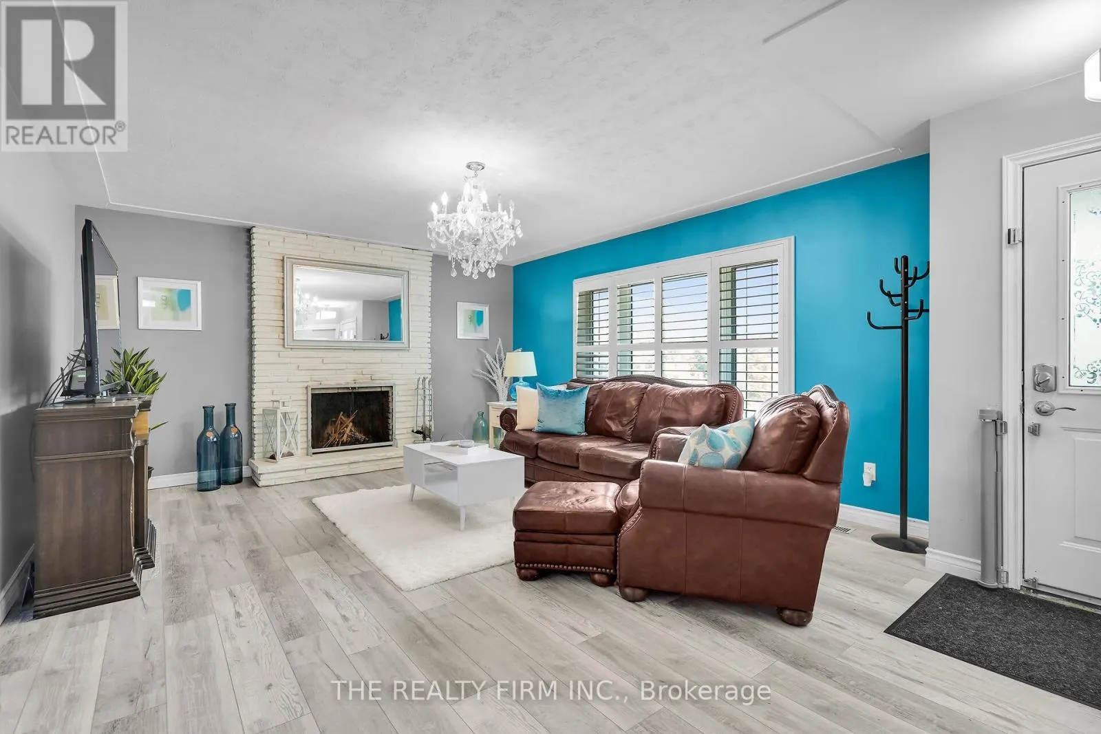 952 EAGLE CRESCENT