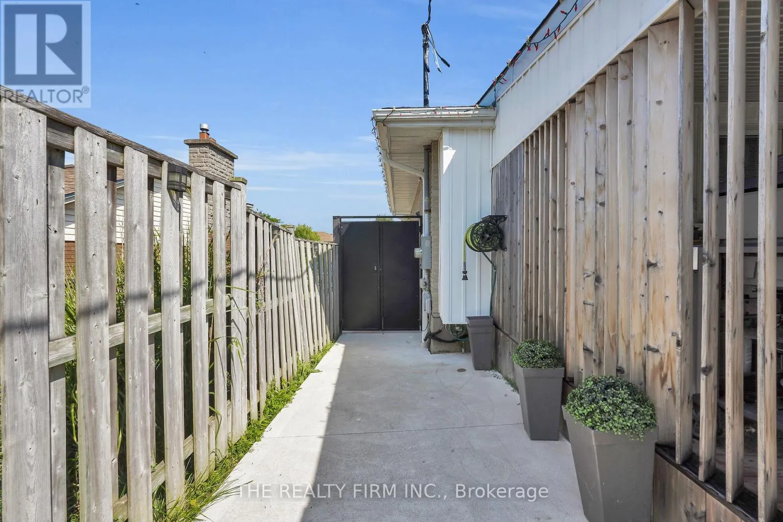 952 EAGLE CRESCENT