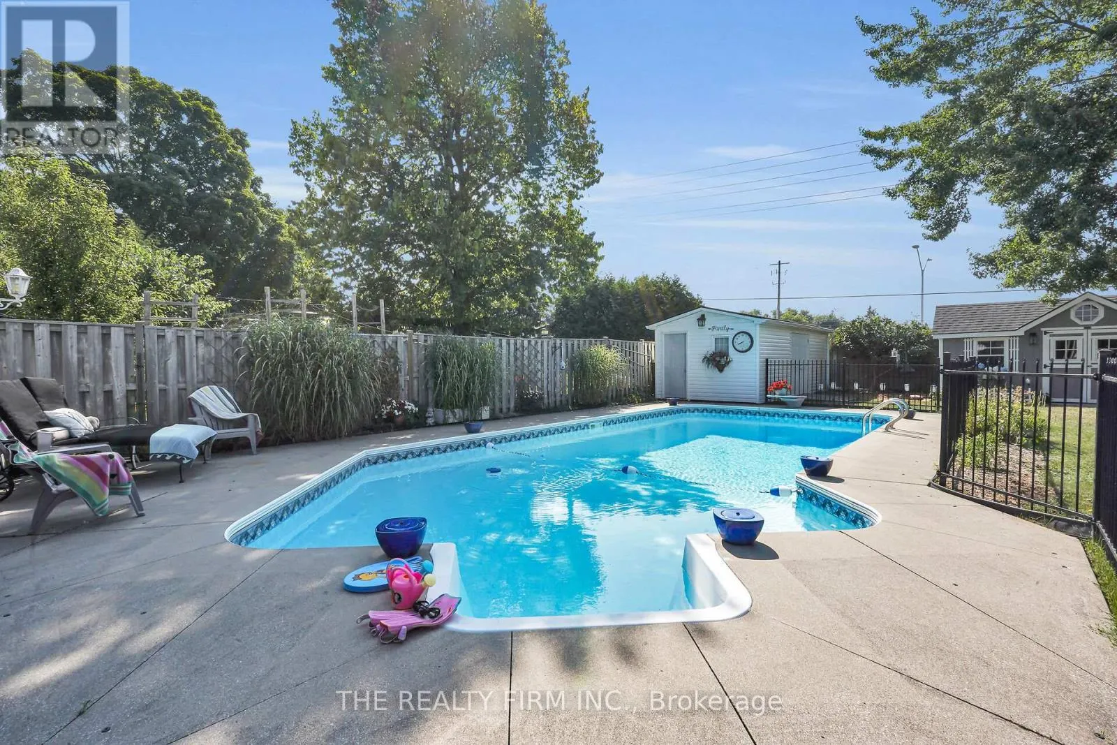 952 EAGLE CRESCENT