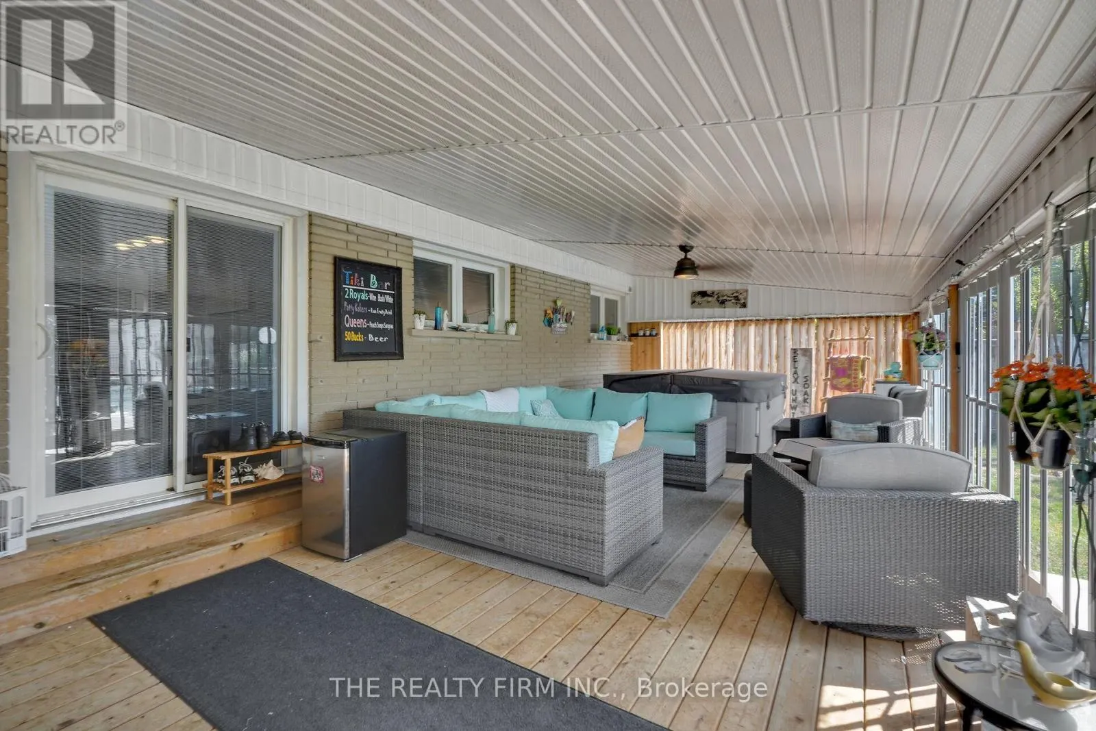 952 EAGLE CRESCENT
