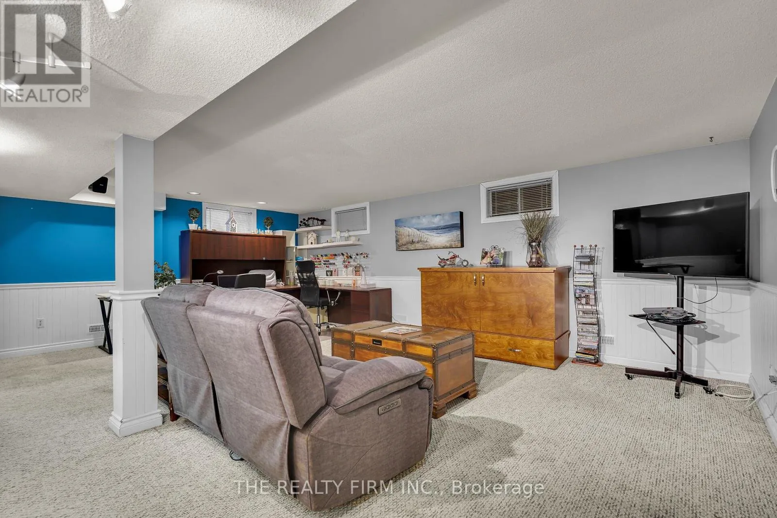 952 EAGLE CRESCENT