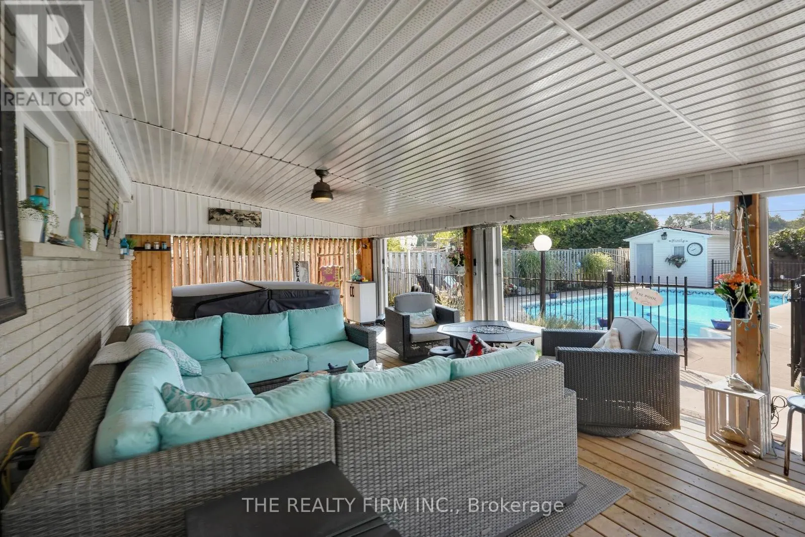 952 EAGLE CRESCENT