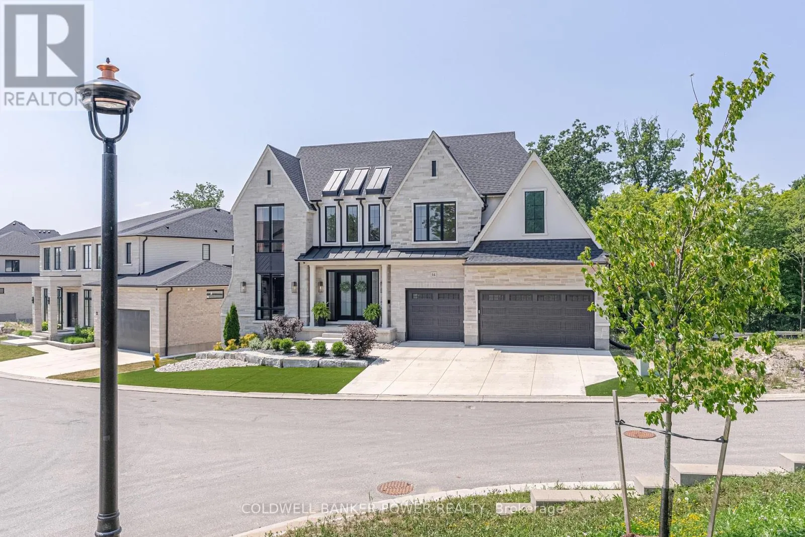 14 - 720 APRICOT DRIVE, #14