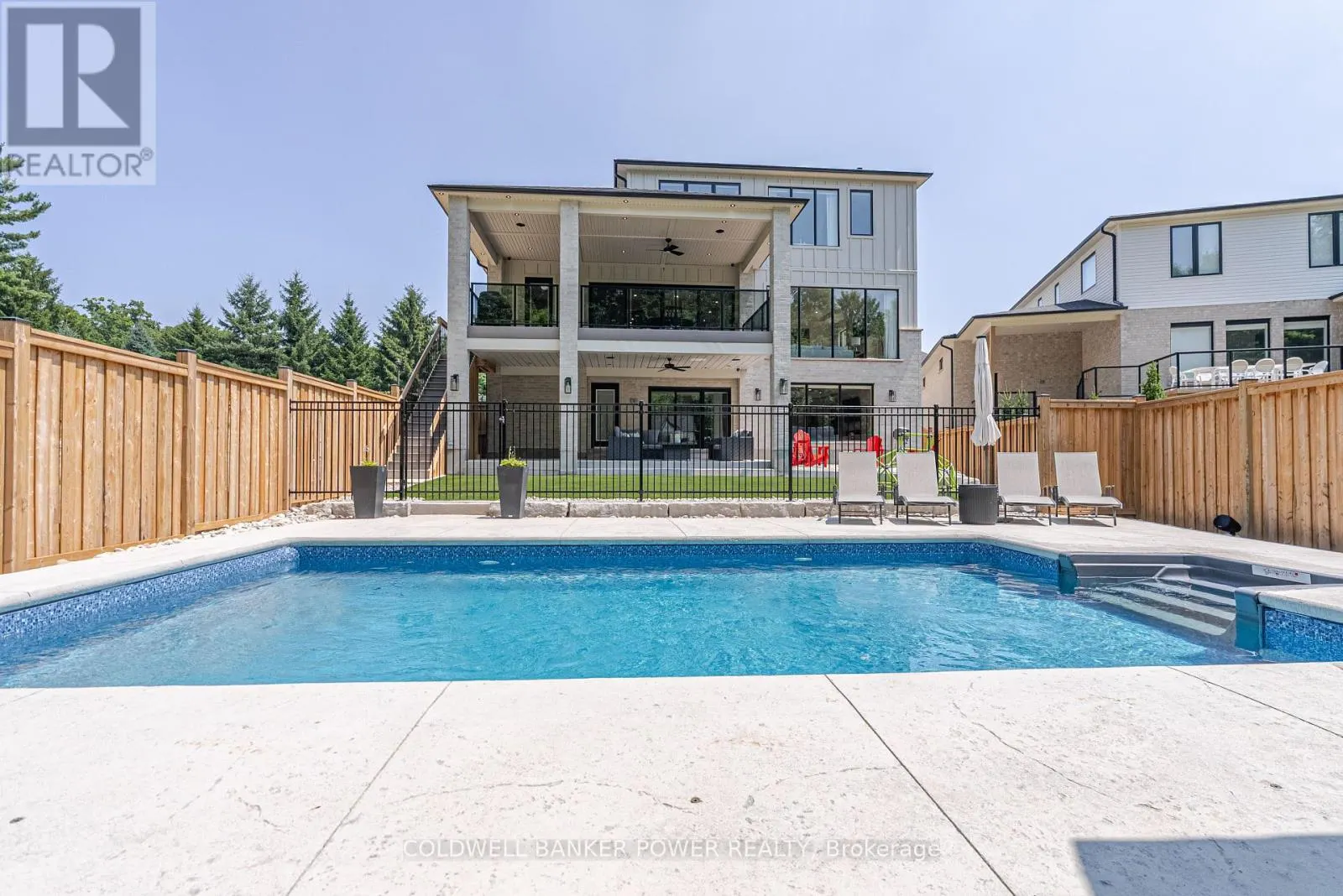 14 - 720 APRICOT DRIVE, #14
