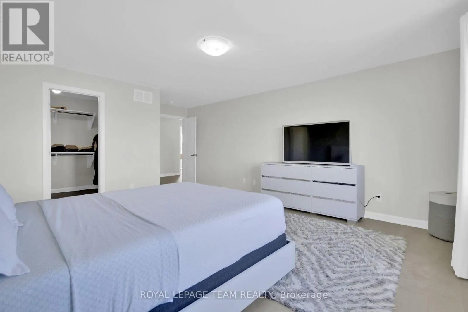 737 COAST CIRCLE