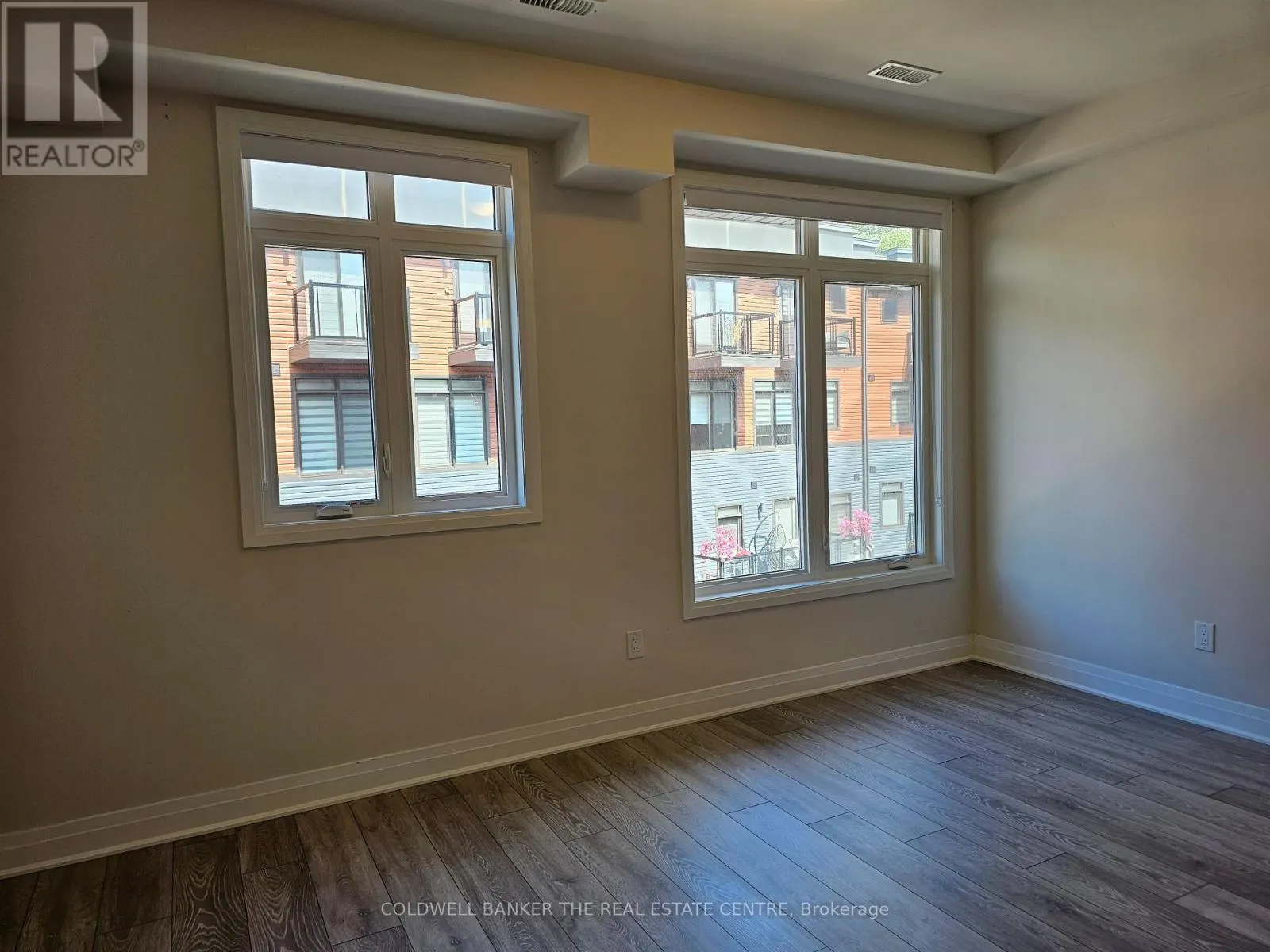 43 - 2 WILLOW STREET