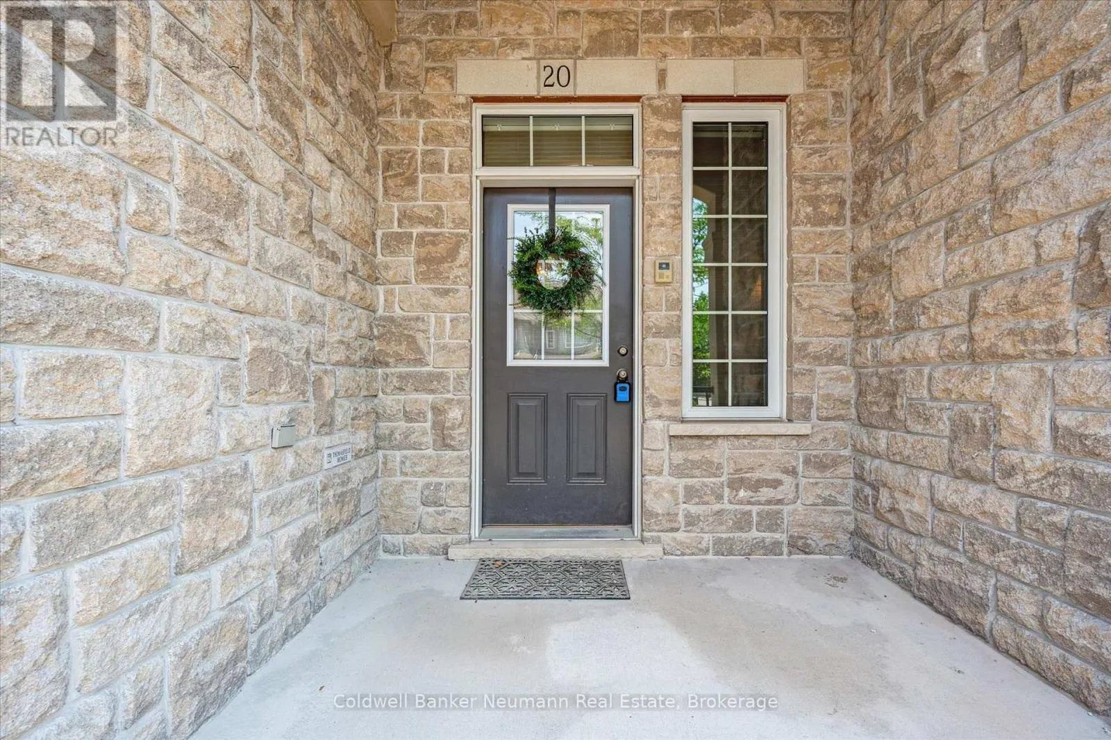 20 - 255 SUMMERFIELD DRIVE, #20