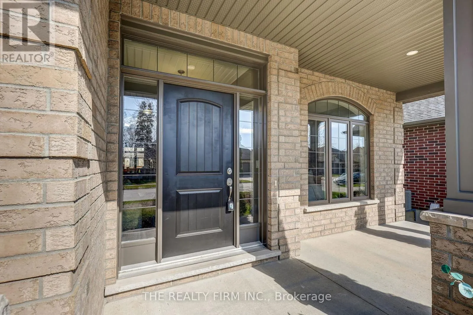 696 BENNETT CRESCENT