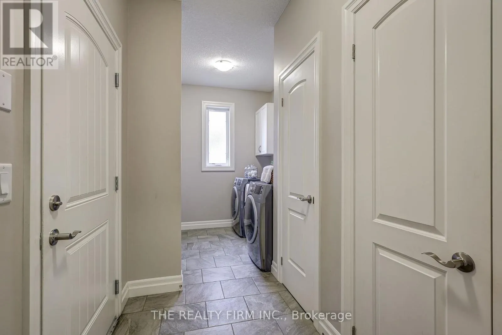696 BENNETT CRESCENT