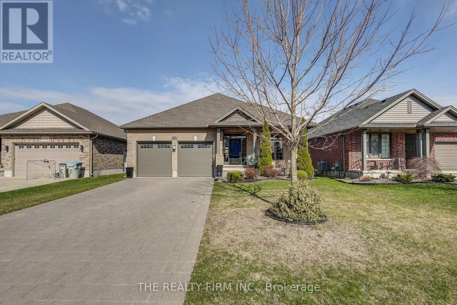 696 BENNETT CRESCENT