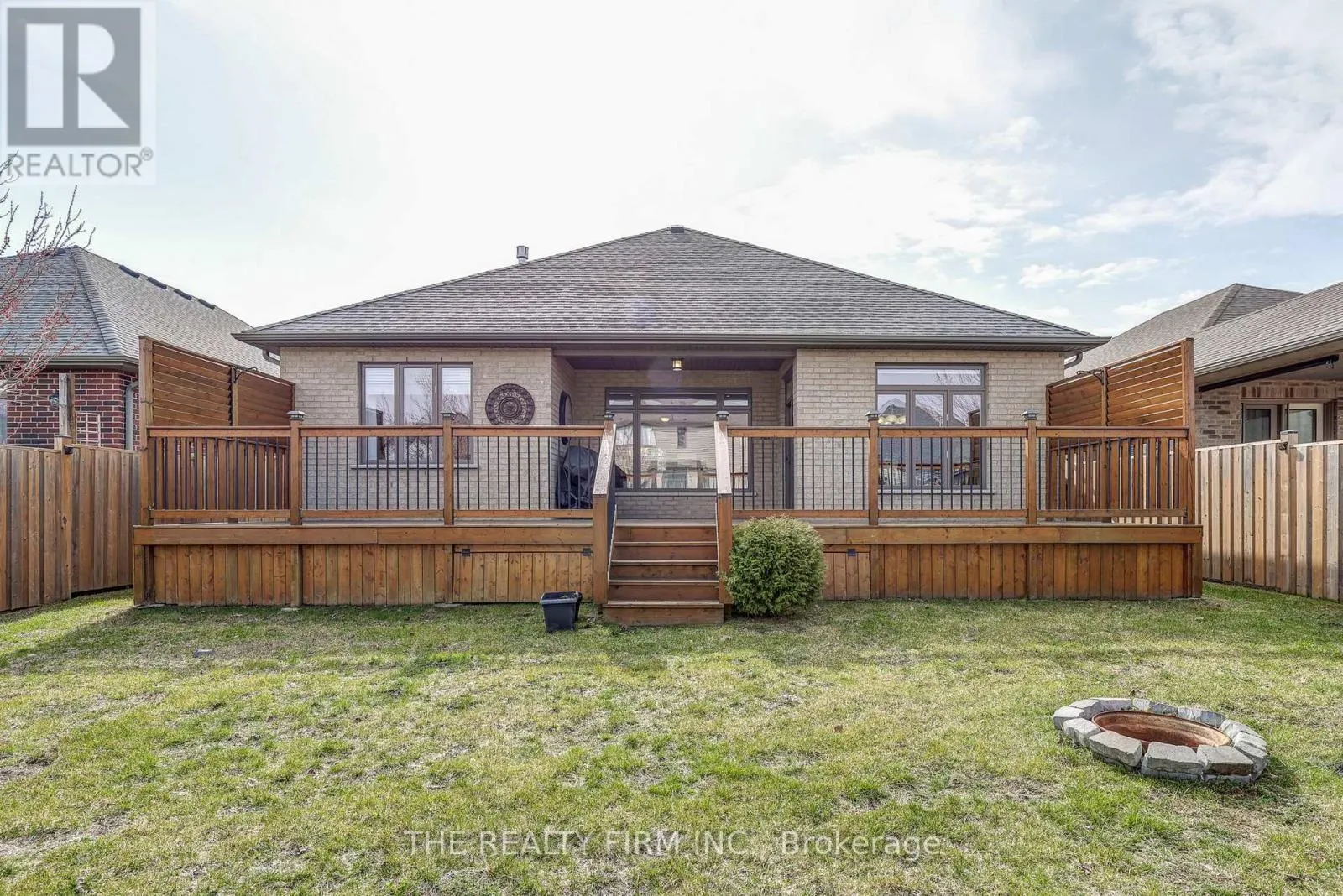 696 BENNETT CRESCENT