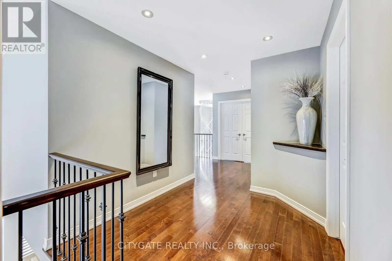 24 SIMPSON AVENUE