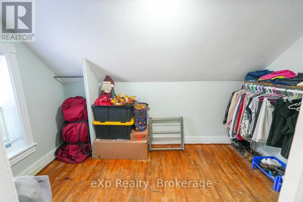 594 10TH A STREET W
