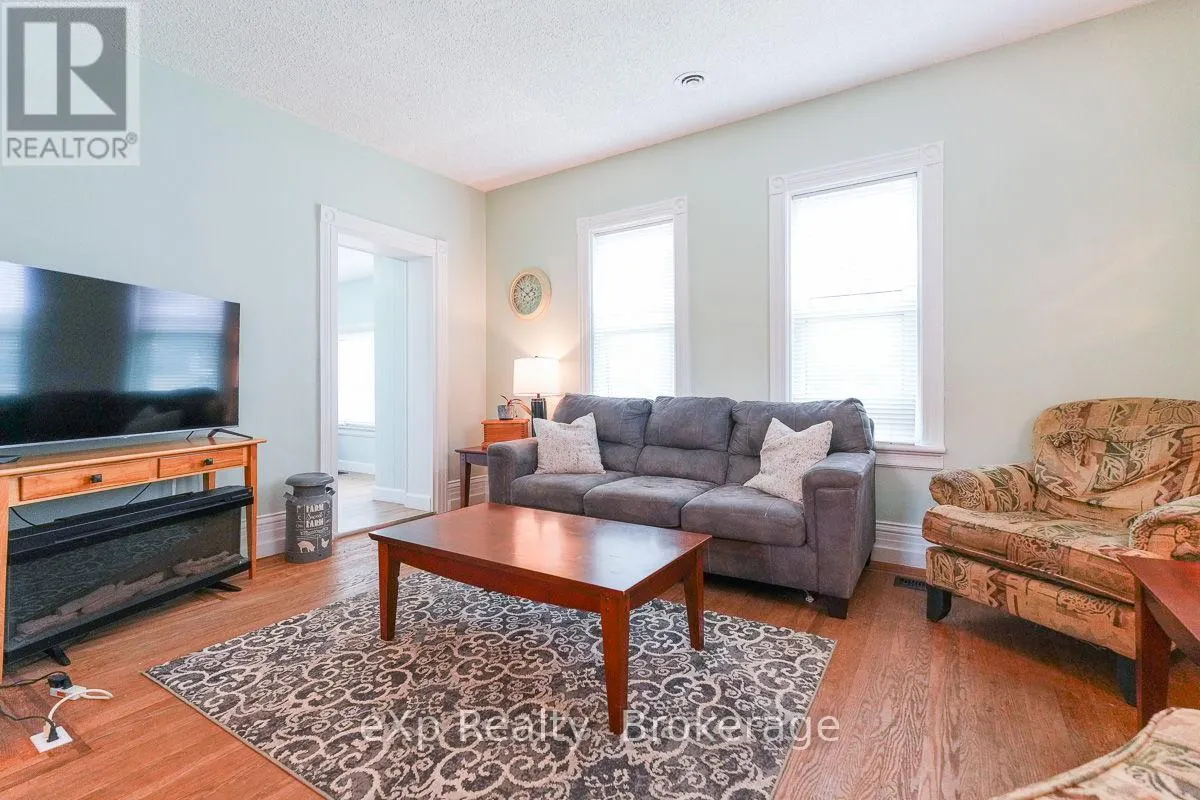 594 10TH A STREET W