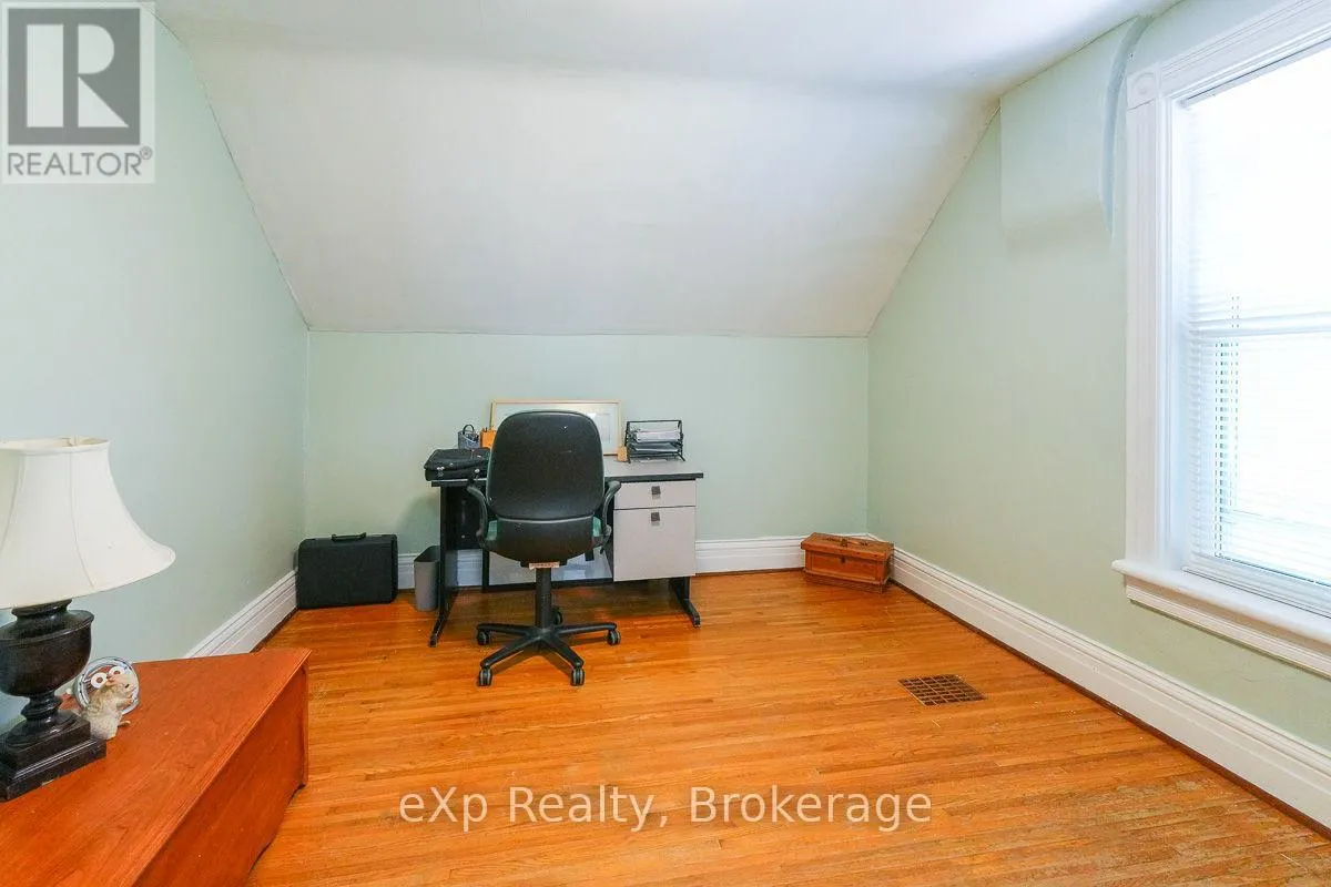 594 10TH A STREET W