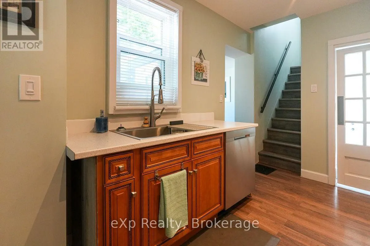 594 10TH A STREET W