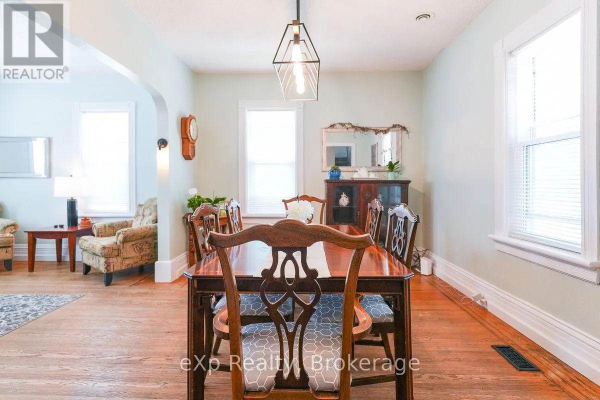 594 10TH A STREET W