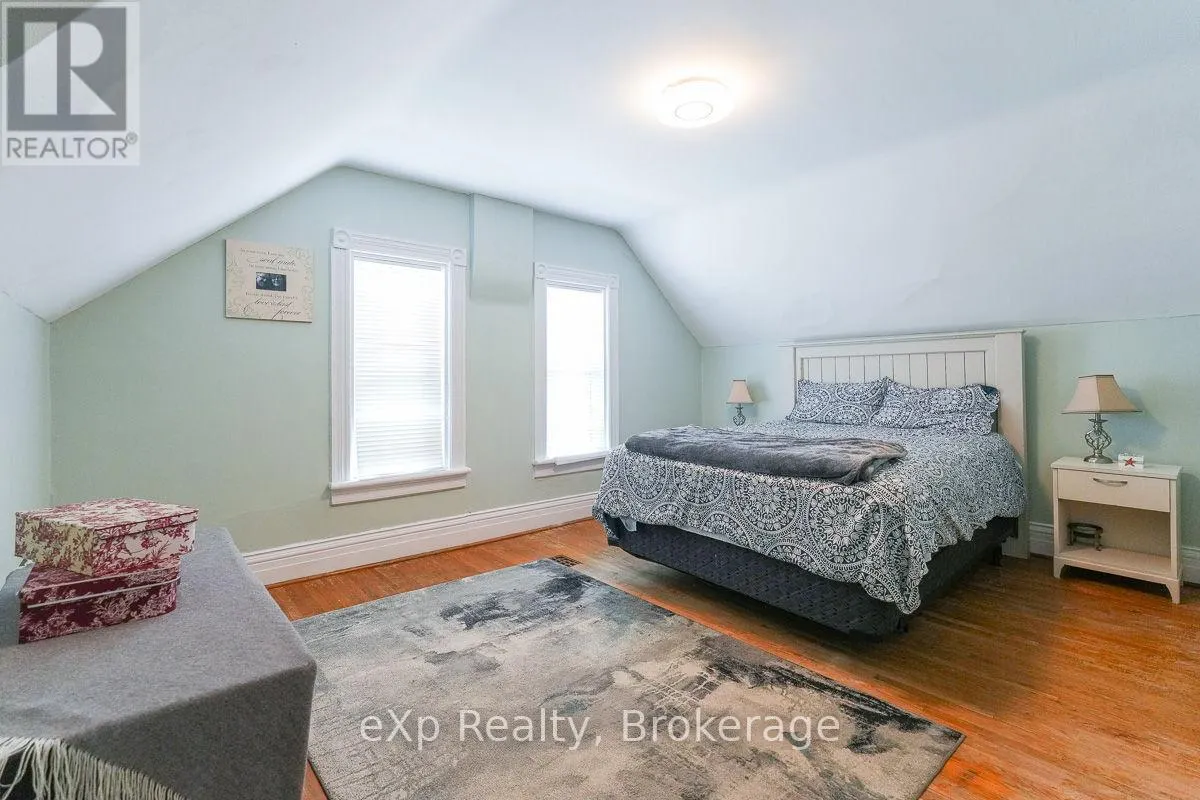 594 10TH A STREET W