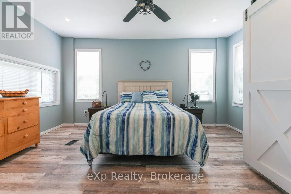 594 10TH A STREET W