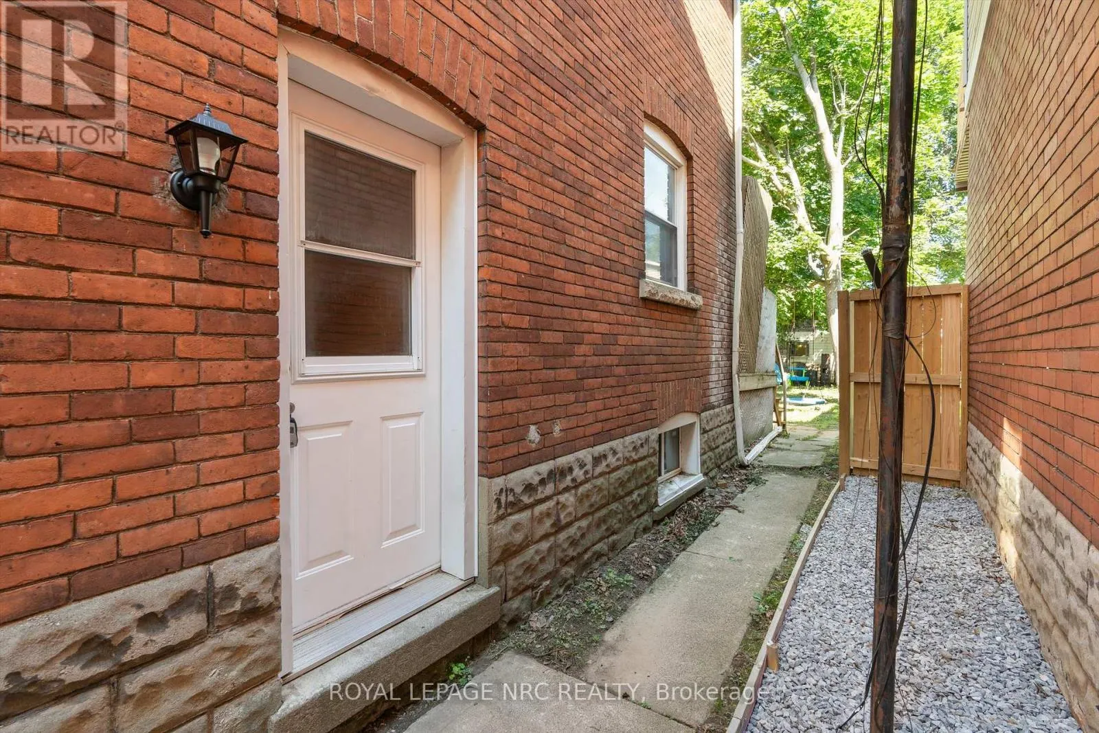 41 LOUISA STREET