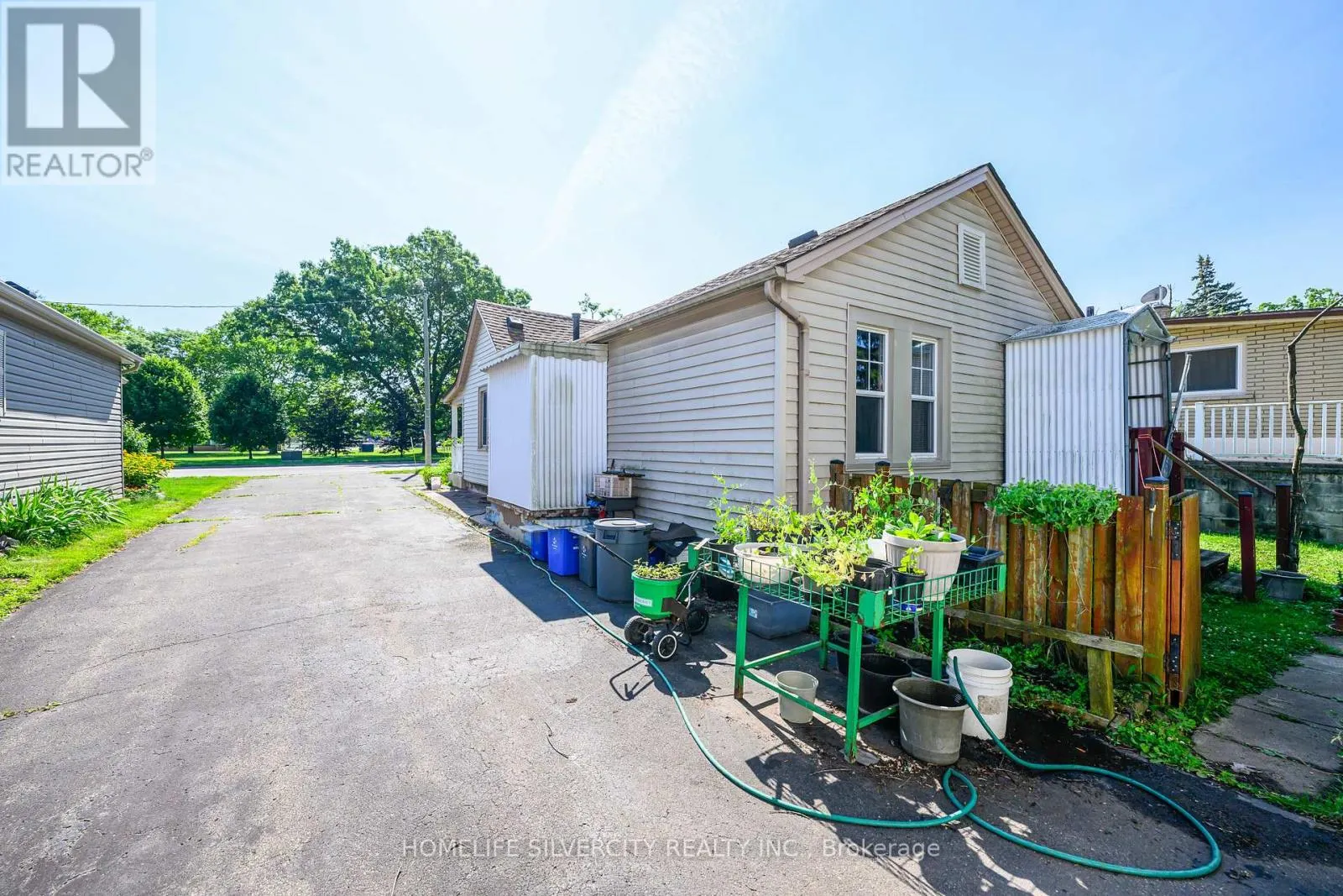 5537 MONTROSE ROAD