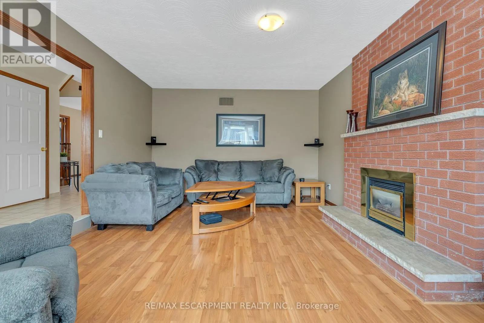 2 VINEHILL DRIVE