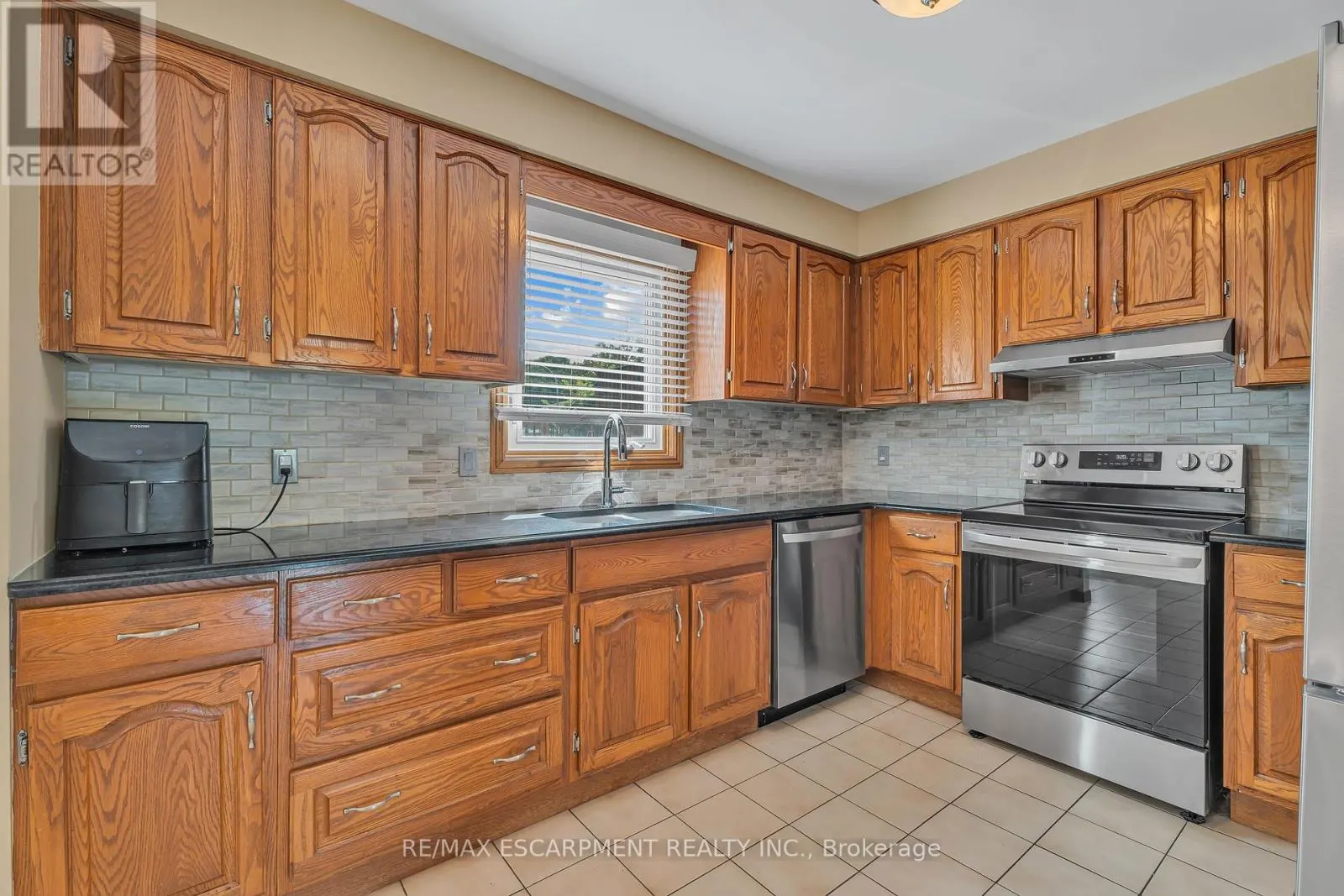 2 VINEHILL DRIVE