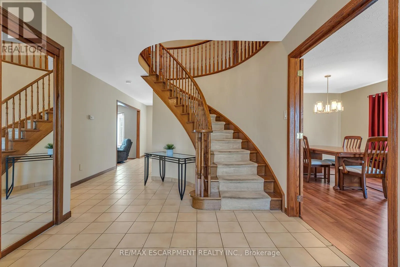 2 VINEHILL DRIVE