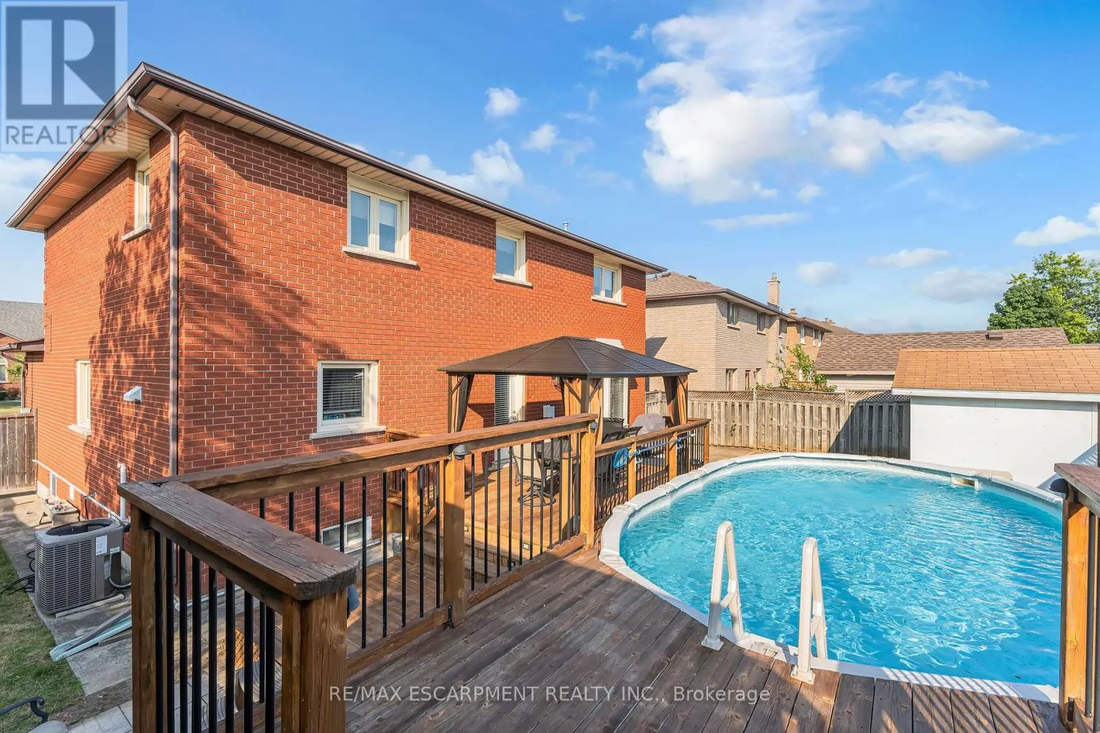 2 VINEHILL DRIVE